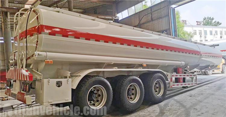 トリニダード・トバゴで販売中の40000 Lガソリンタンカートレーラー