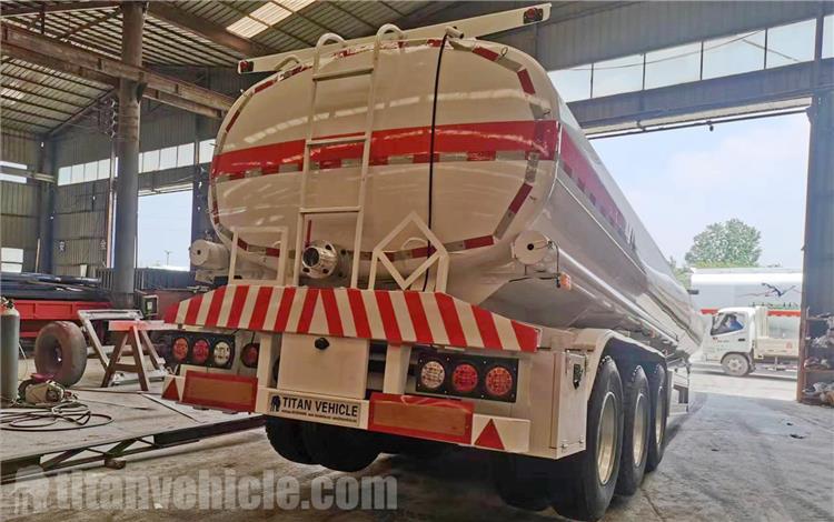 トリニダード・トバゴで販売中の40000 Lガソリンタンカートレーラー