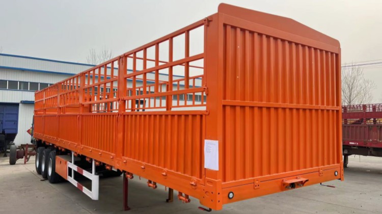 3 軸 60 トン 貨物セミトレーラー (日本)